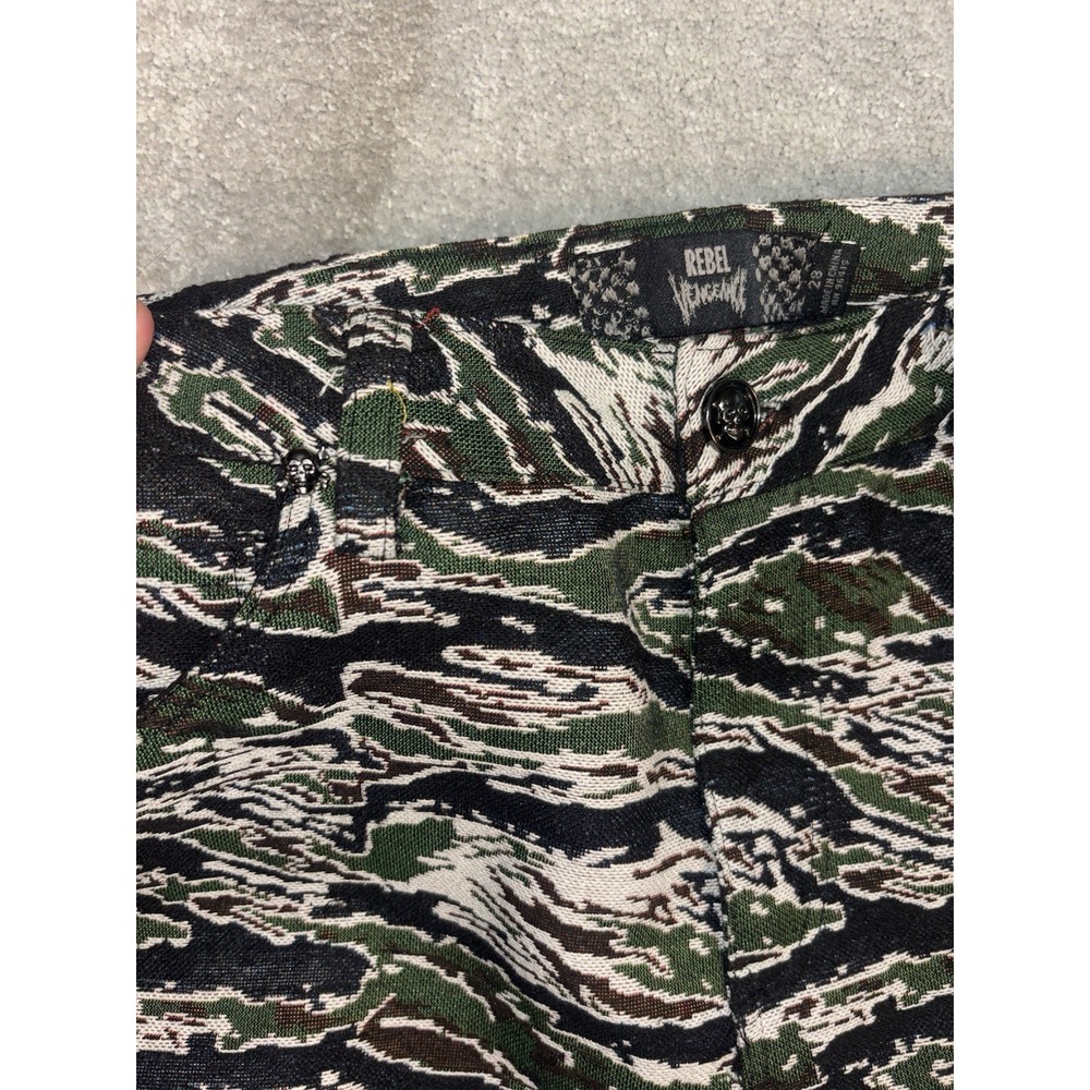 Rebel Vengeance Men Camo Fringe Tapestry Pants Skull Detail Sz 28 Measure(31x32) - Picture 10 of 15